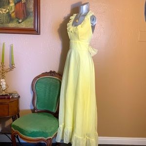 Vintage  60's/70's Couriers California Yellow Ruffled Halter Gown.  Sz 11/12